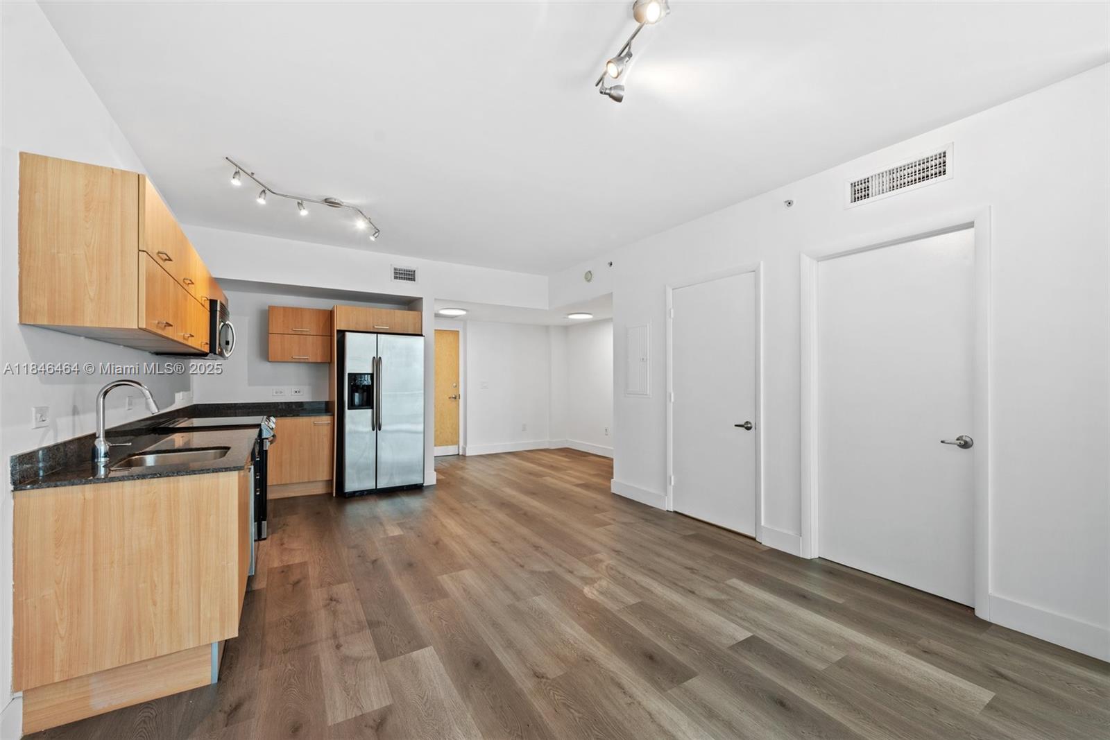 350 S Miami Ave #1510, Miami FL 33130
