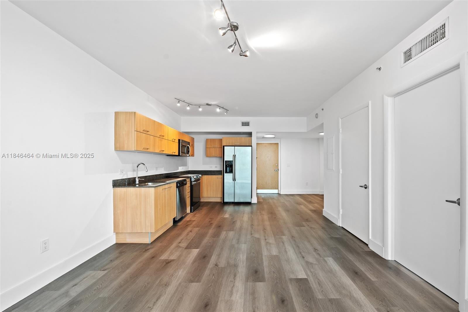 350 S Miami Ave #1510, Miami FL 33130