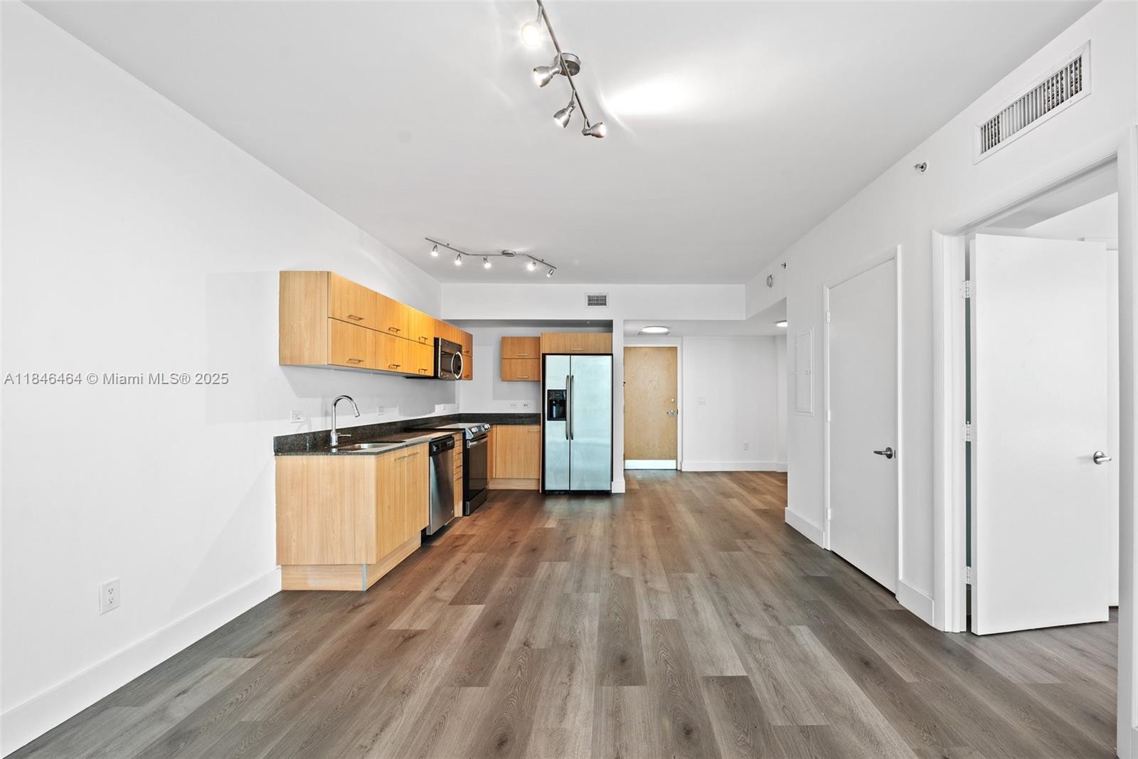 350 S Miami Ave #1510, Miami FL 33130