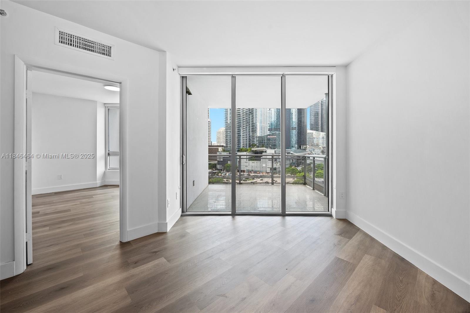 350 S Miami Ave #1510, Miami FL 33130