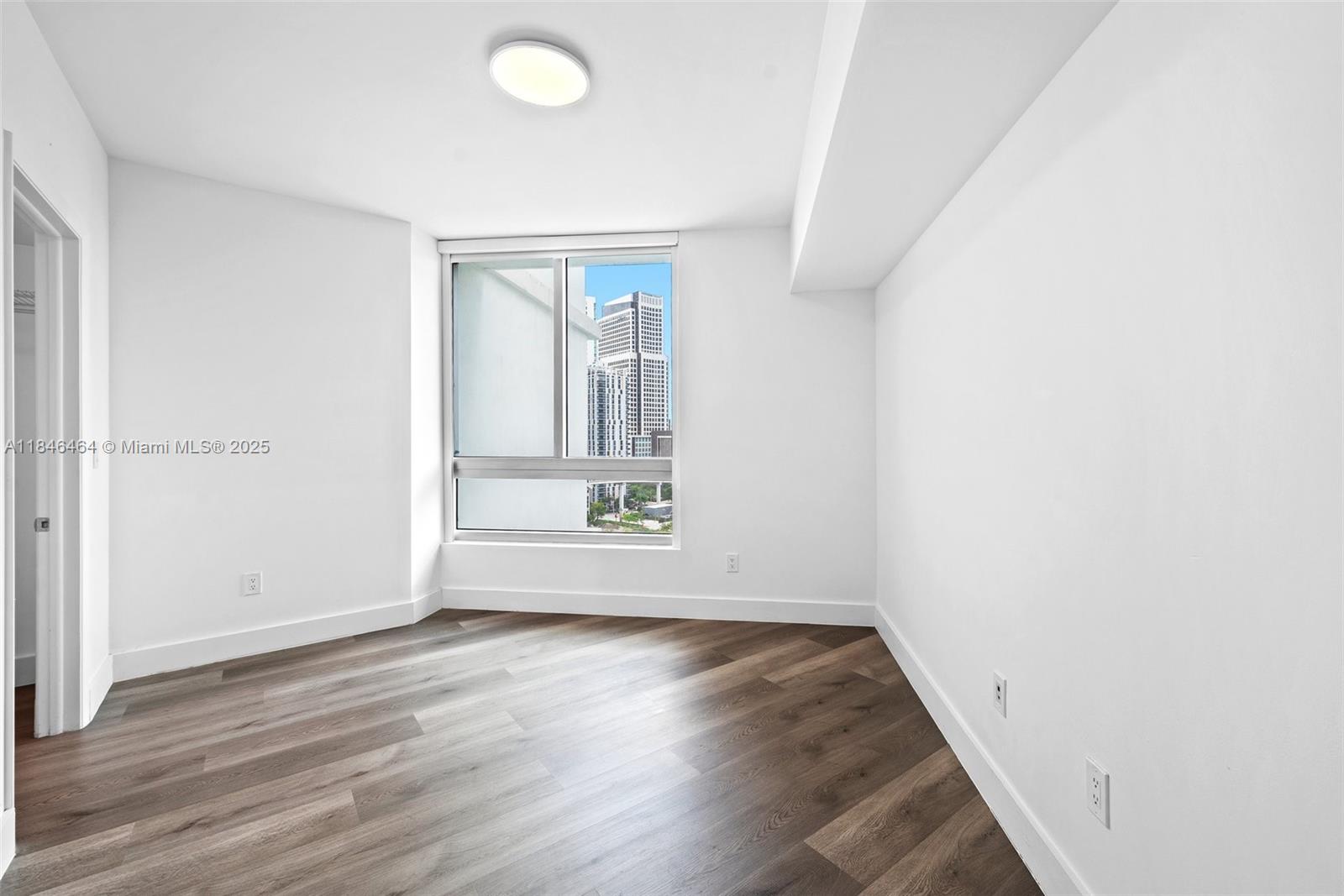 350 S Miami Ave #1510, Miami FL 33130