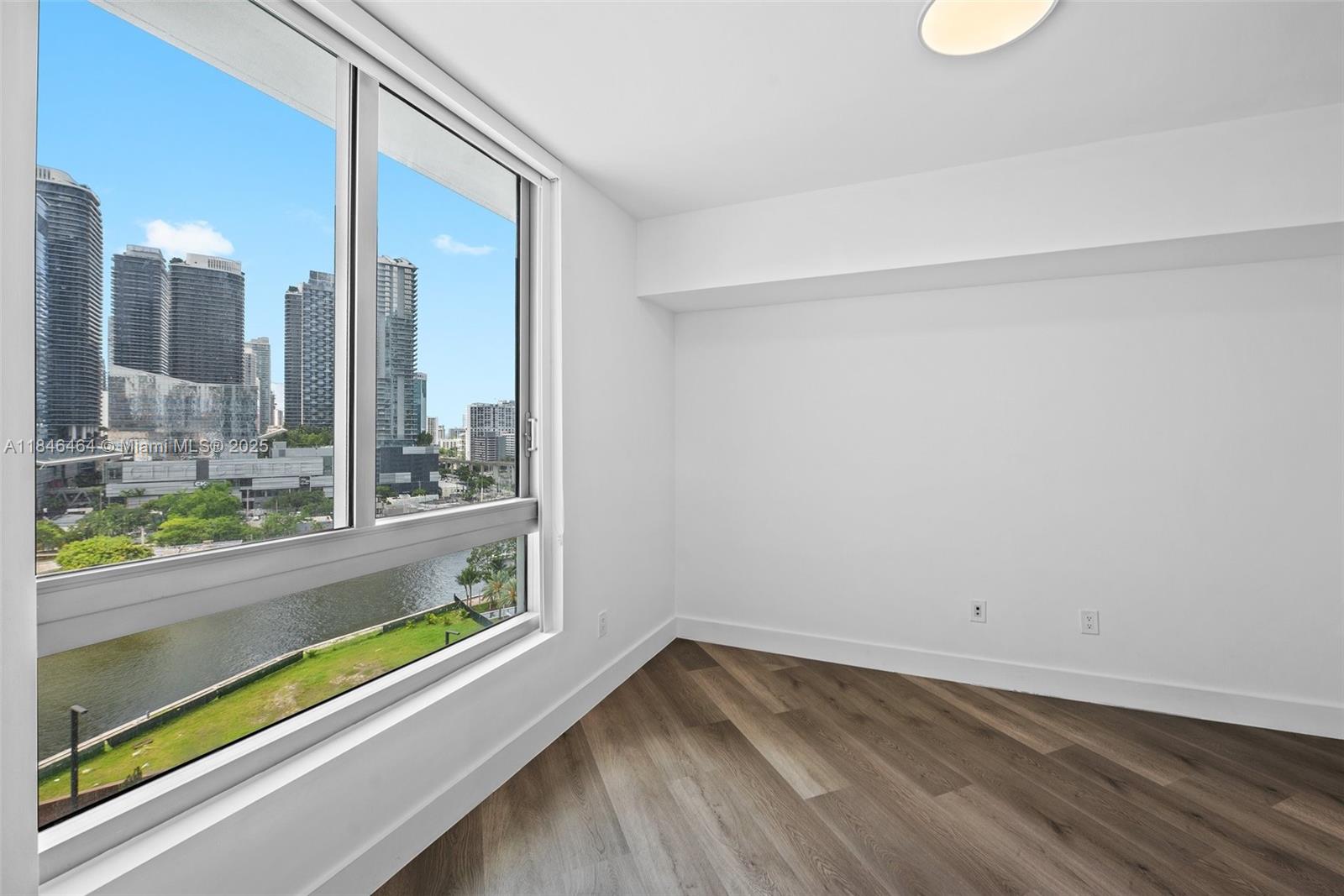 350 S Miami Ave #1510, Miami FL 33130