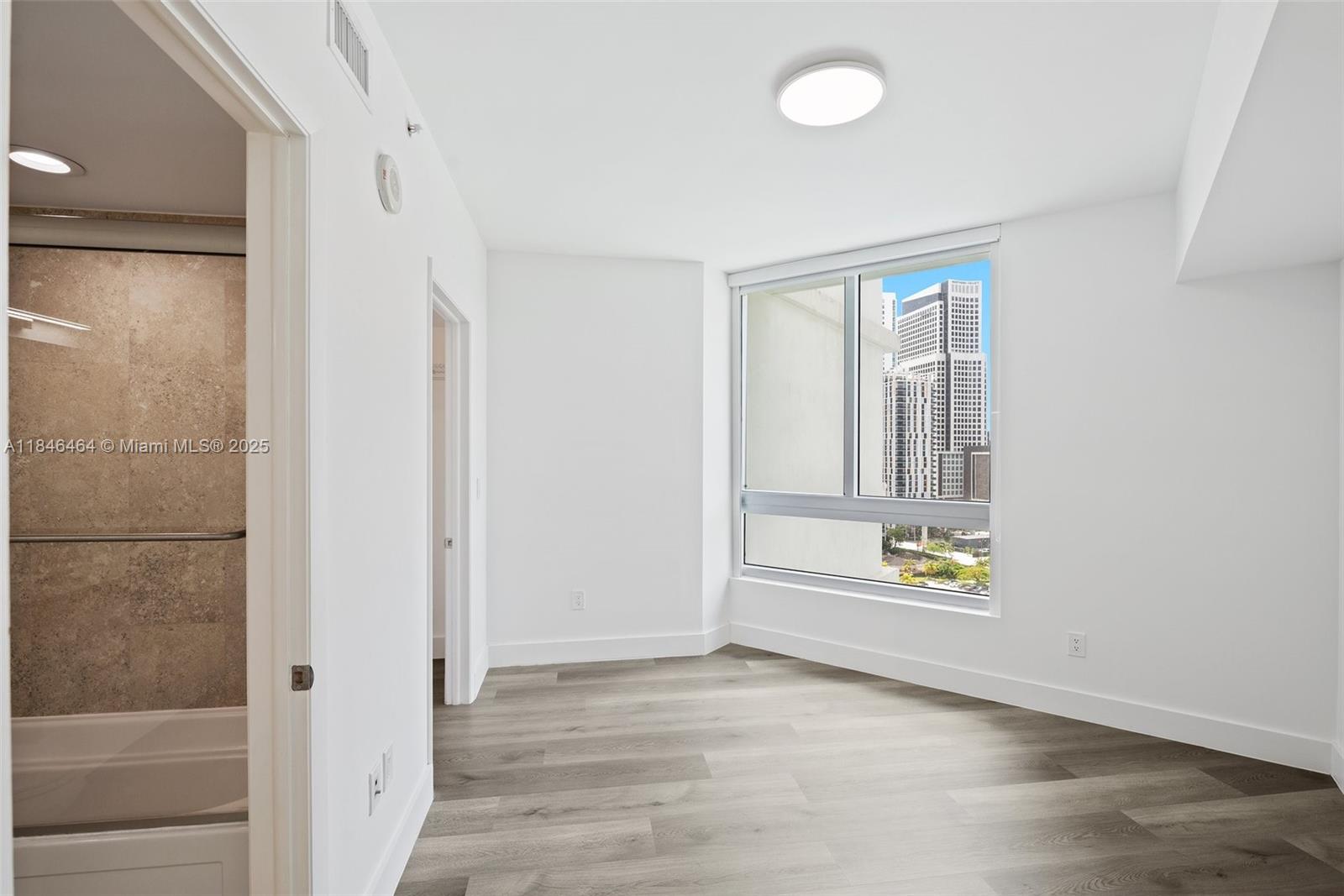 350 S Miami Ave #1510, Miami FL 33130