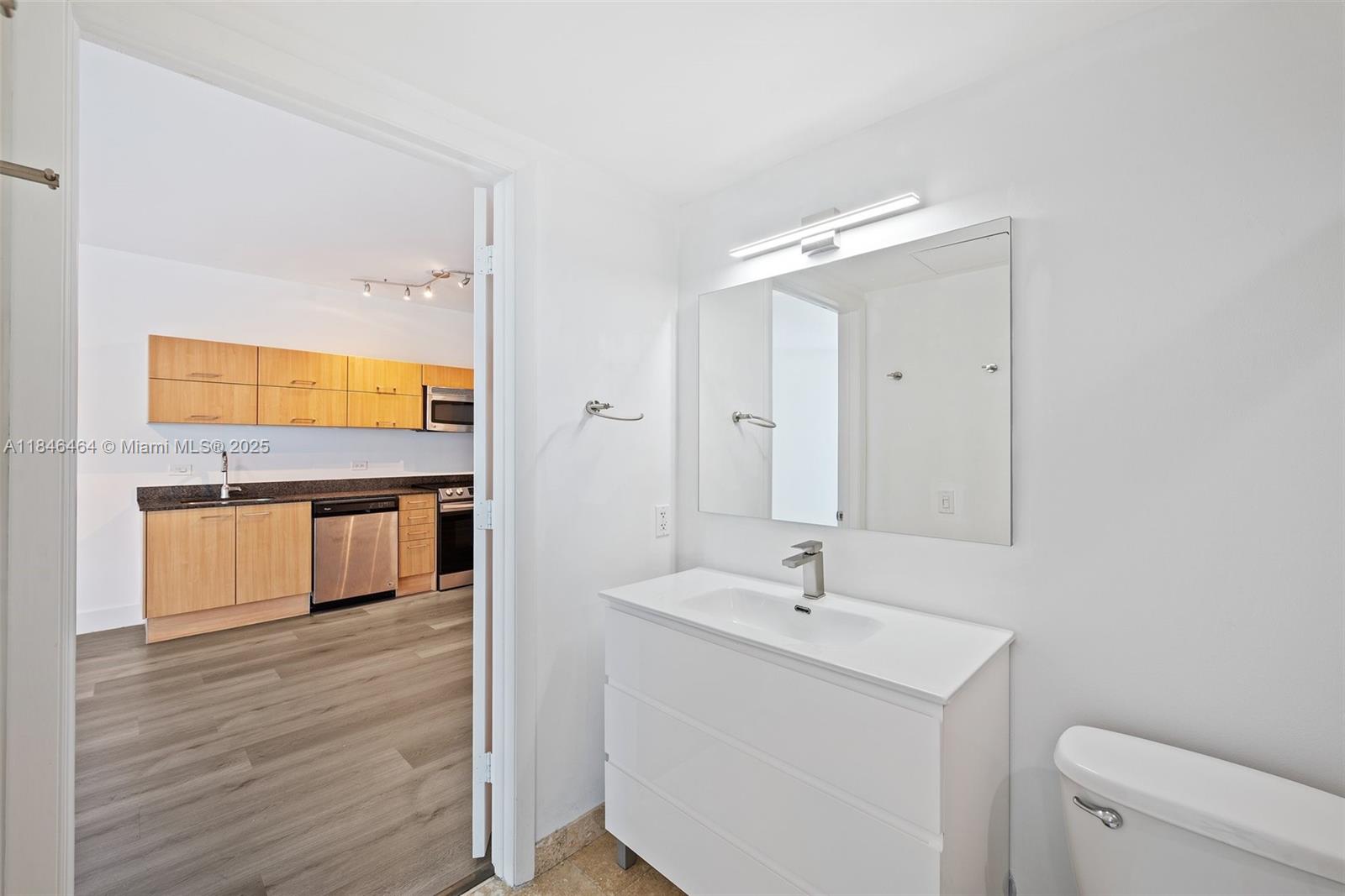 350 S Miami Ave #1510, Miami FL 33130