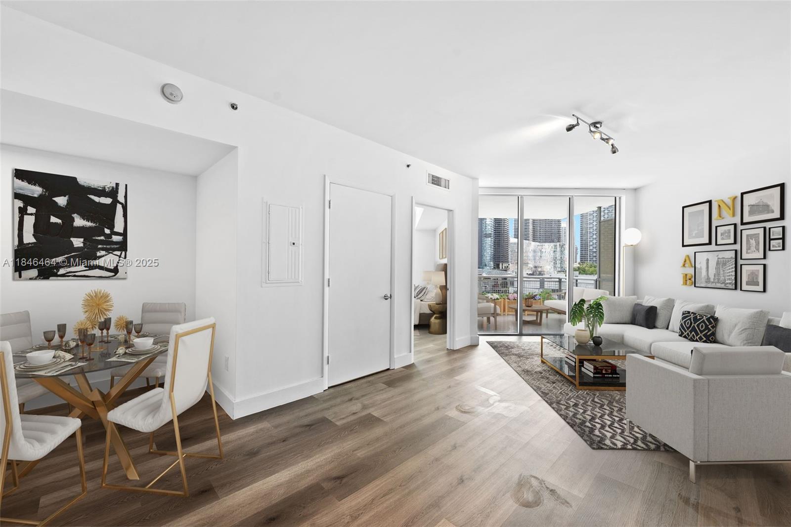 350 S Miami Ave #1510, Miami FL 33130