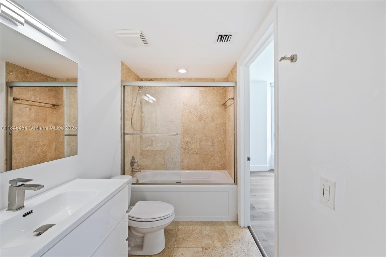 350 S Miami Ave #1510, Miami FL 33130