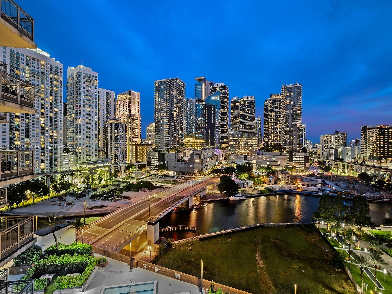 350 S Miami Ave #1510, Miami FL 33130