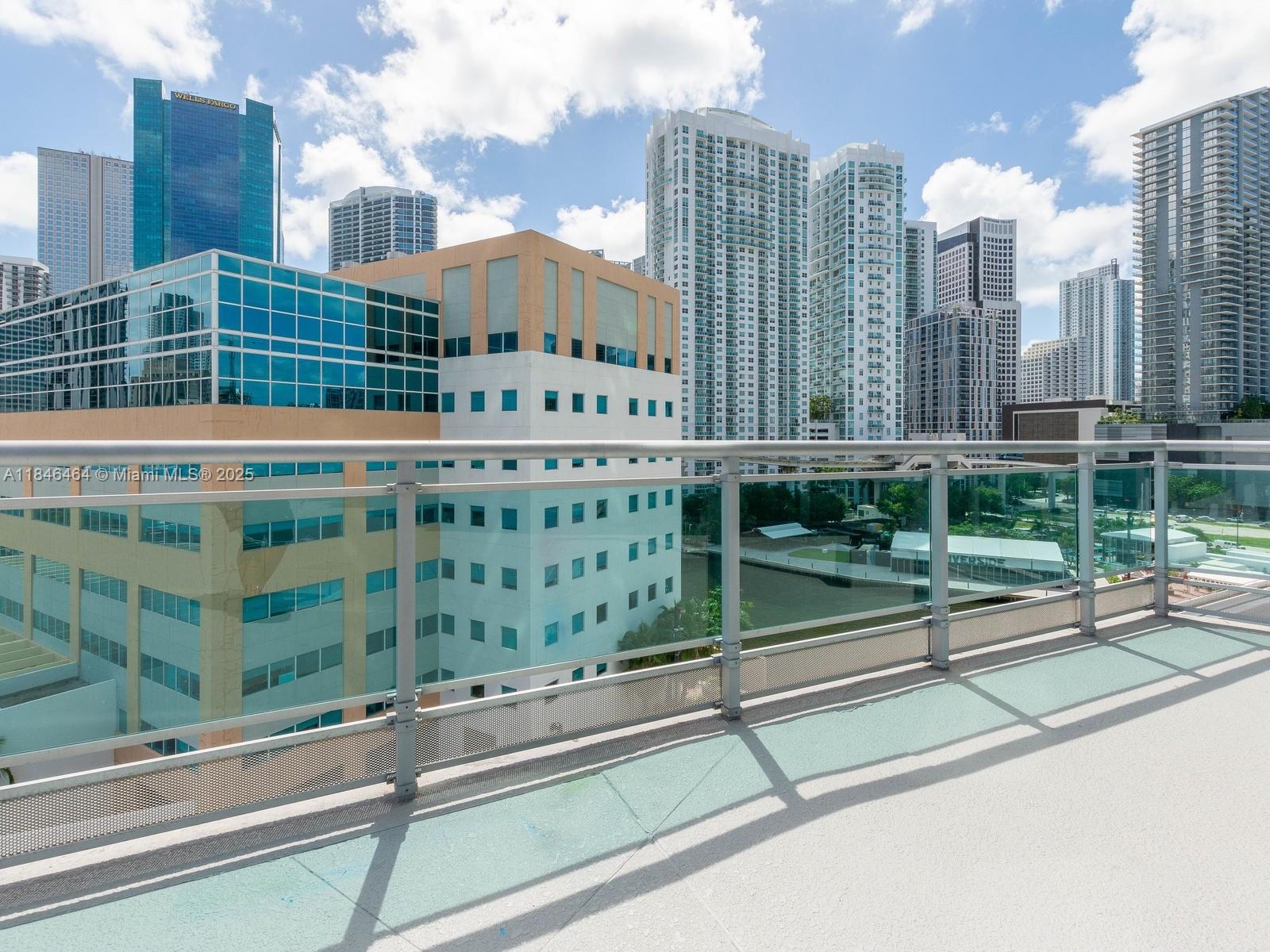 350 S Miami Ave #1510, Miami FL 33130