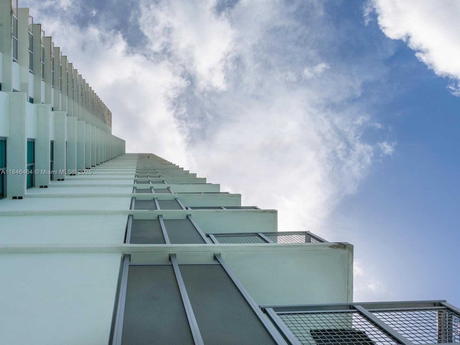 350 S Miami Ave #1510, Miami FL 33130