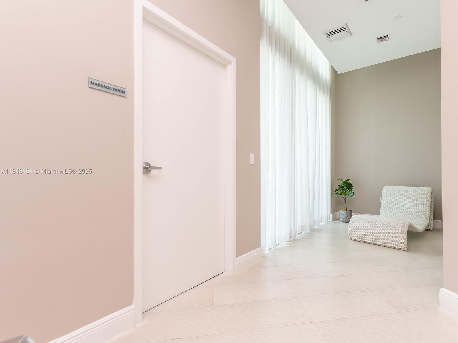 350 S Miami Ave #1510, Miami FL 33130