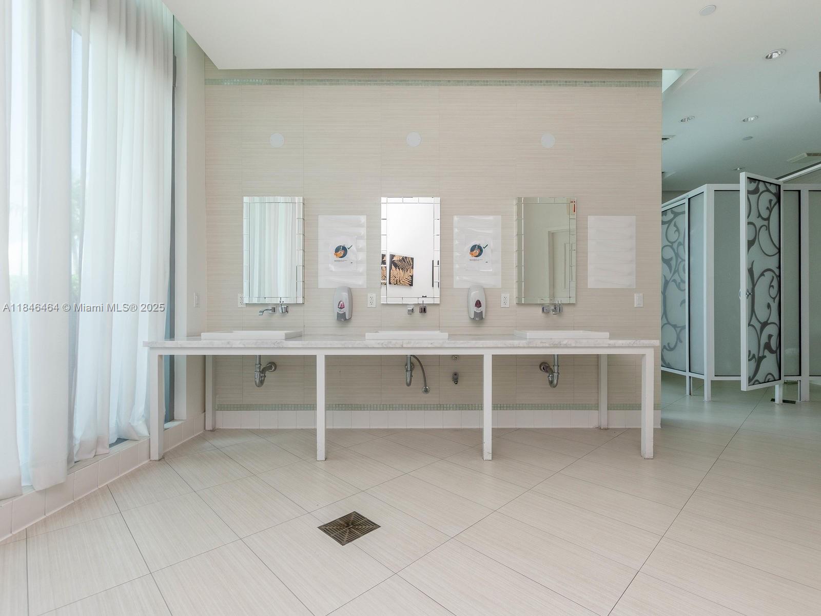 350 S Miami Ave #1510, Miami FL 33130