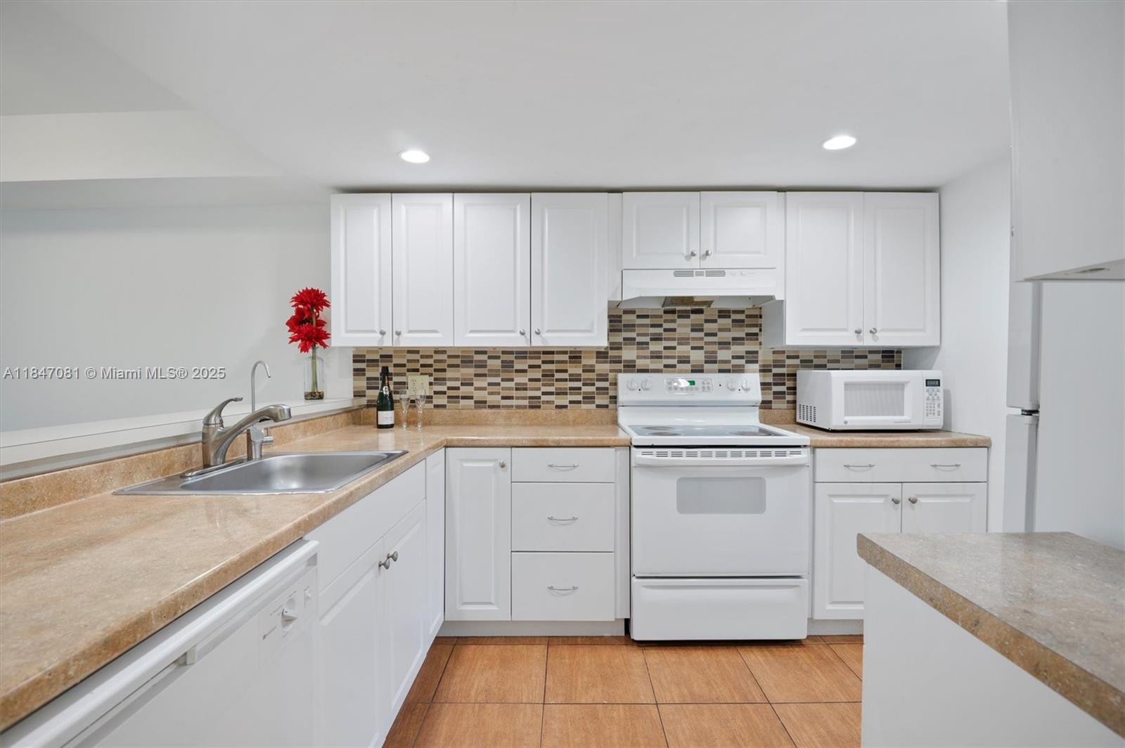 Property photo # 4