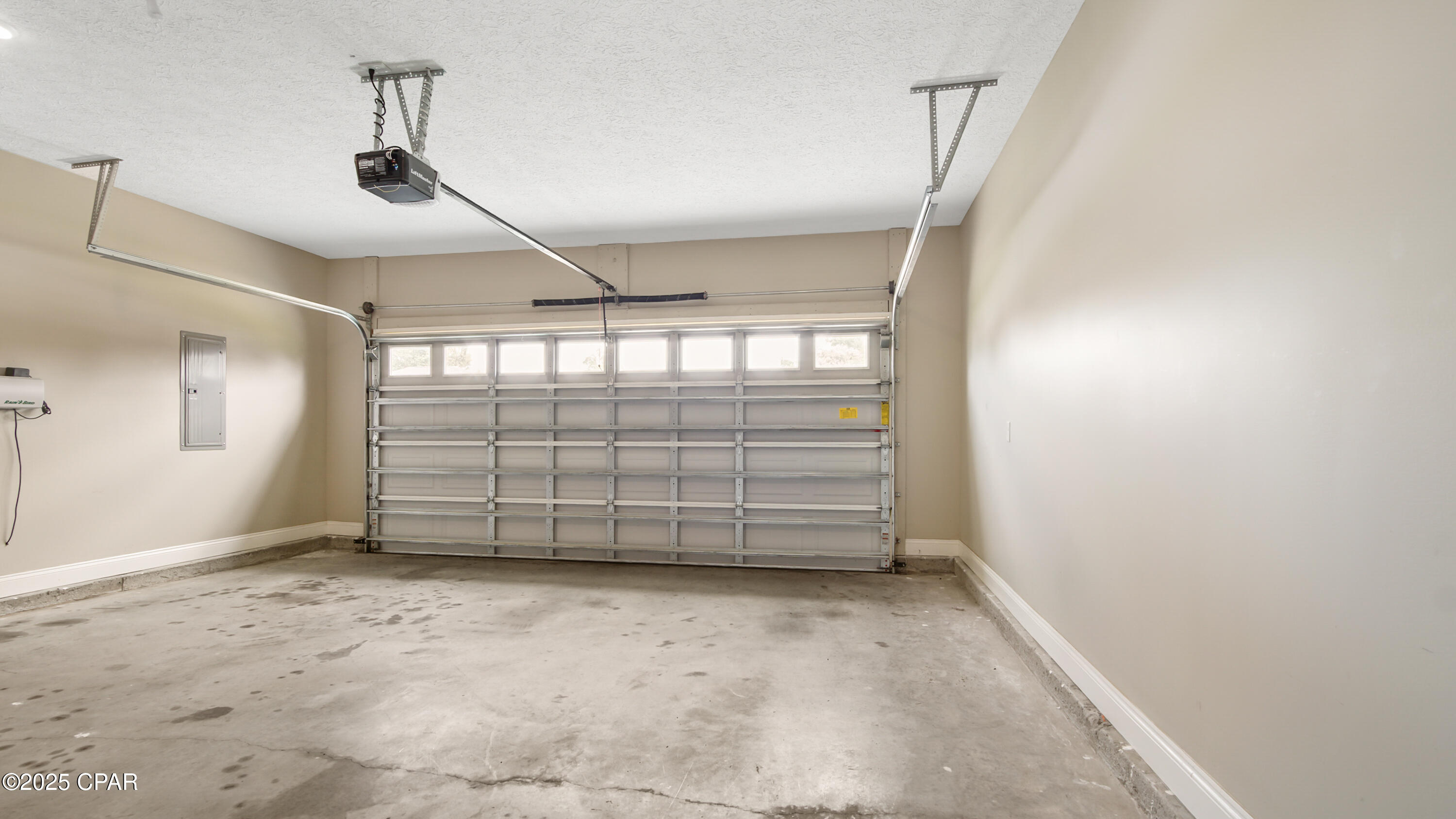 Image 13 For 5206 Robins Court