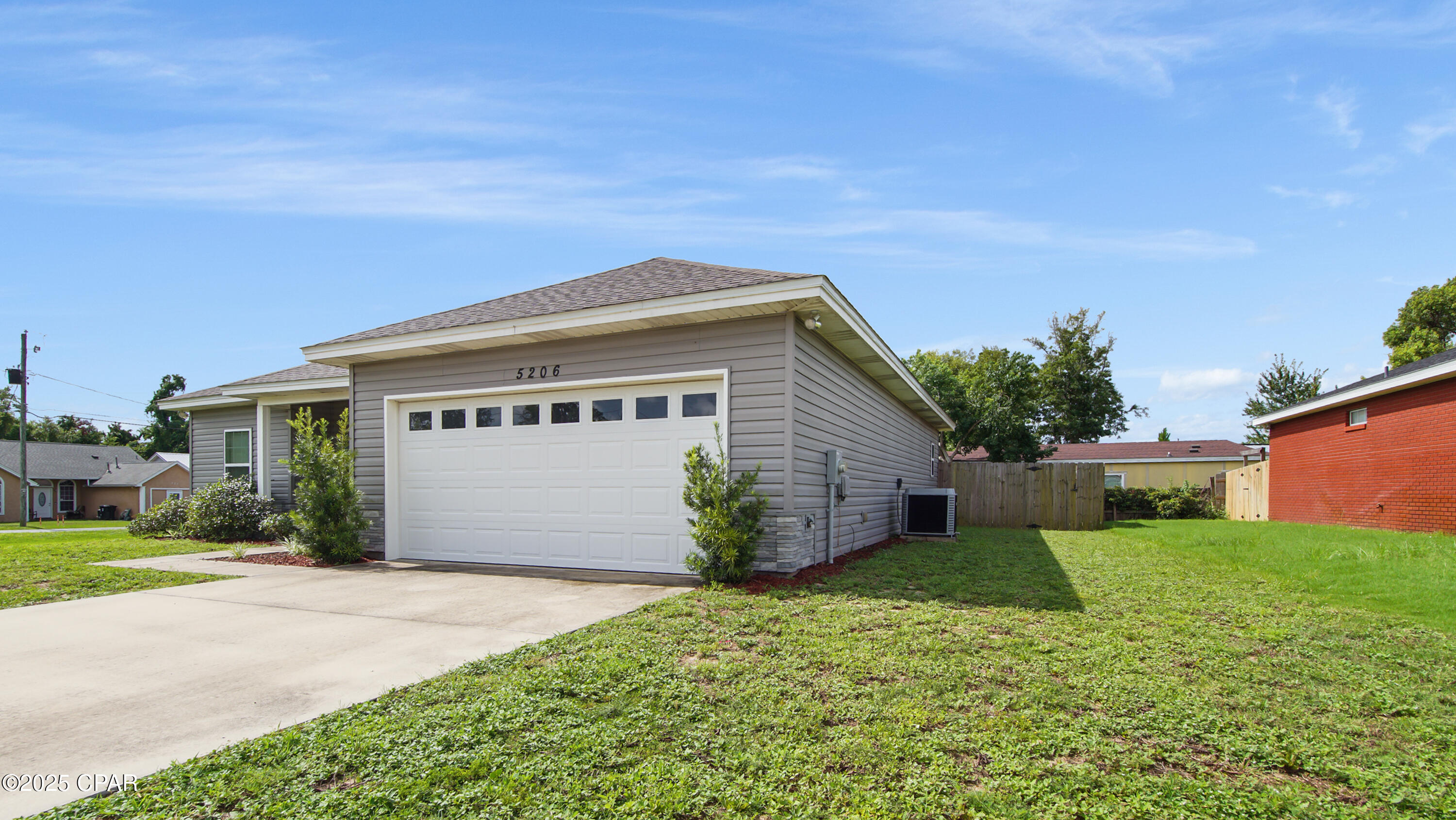 Image 2 For 5206 Robins Court