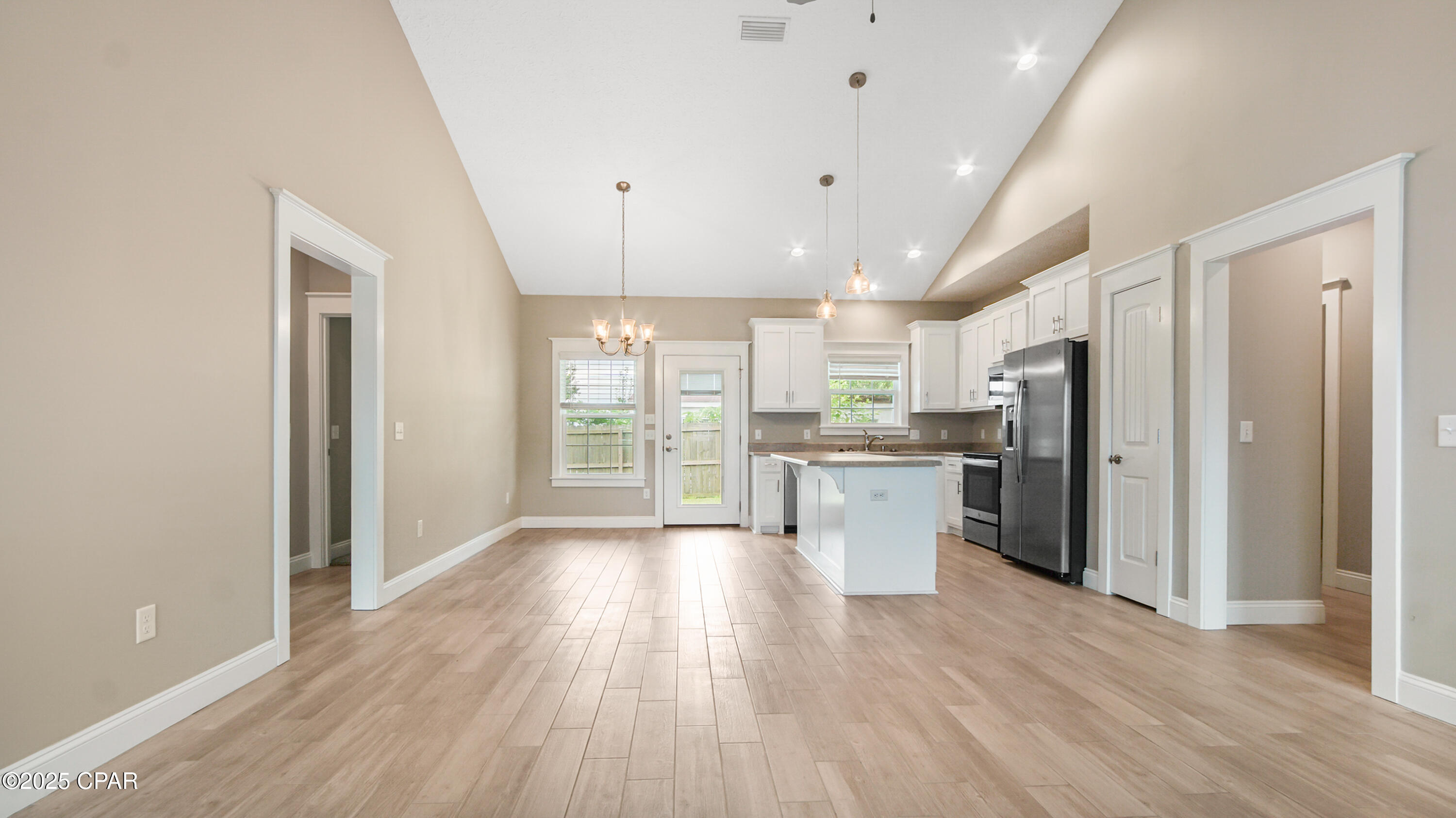 Image 4 For 5206 Robins Court