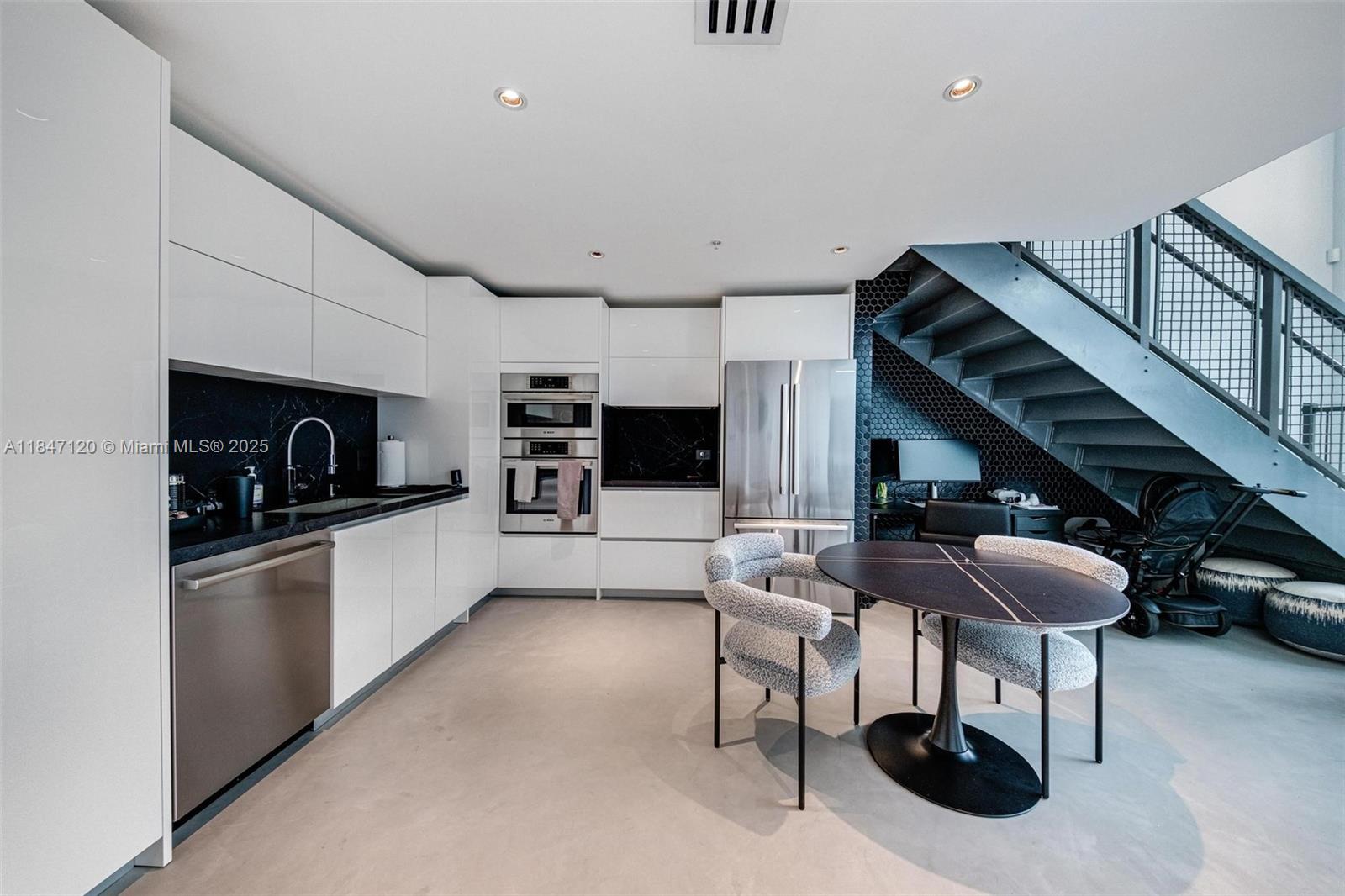 Property photo # 6