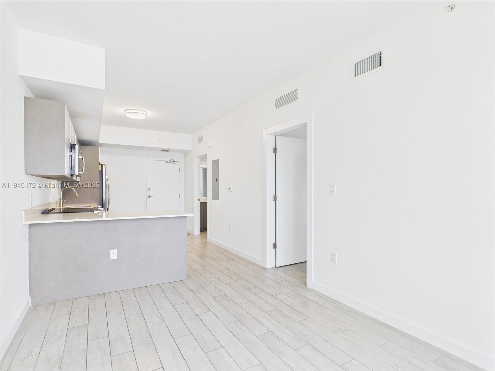 321 NE 26th St 605