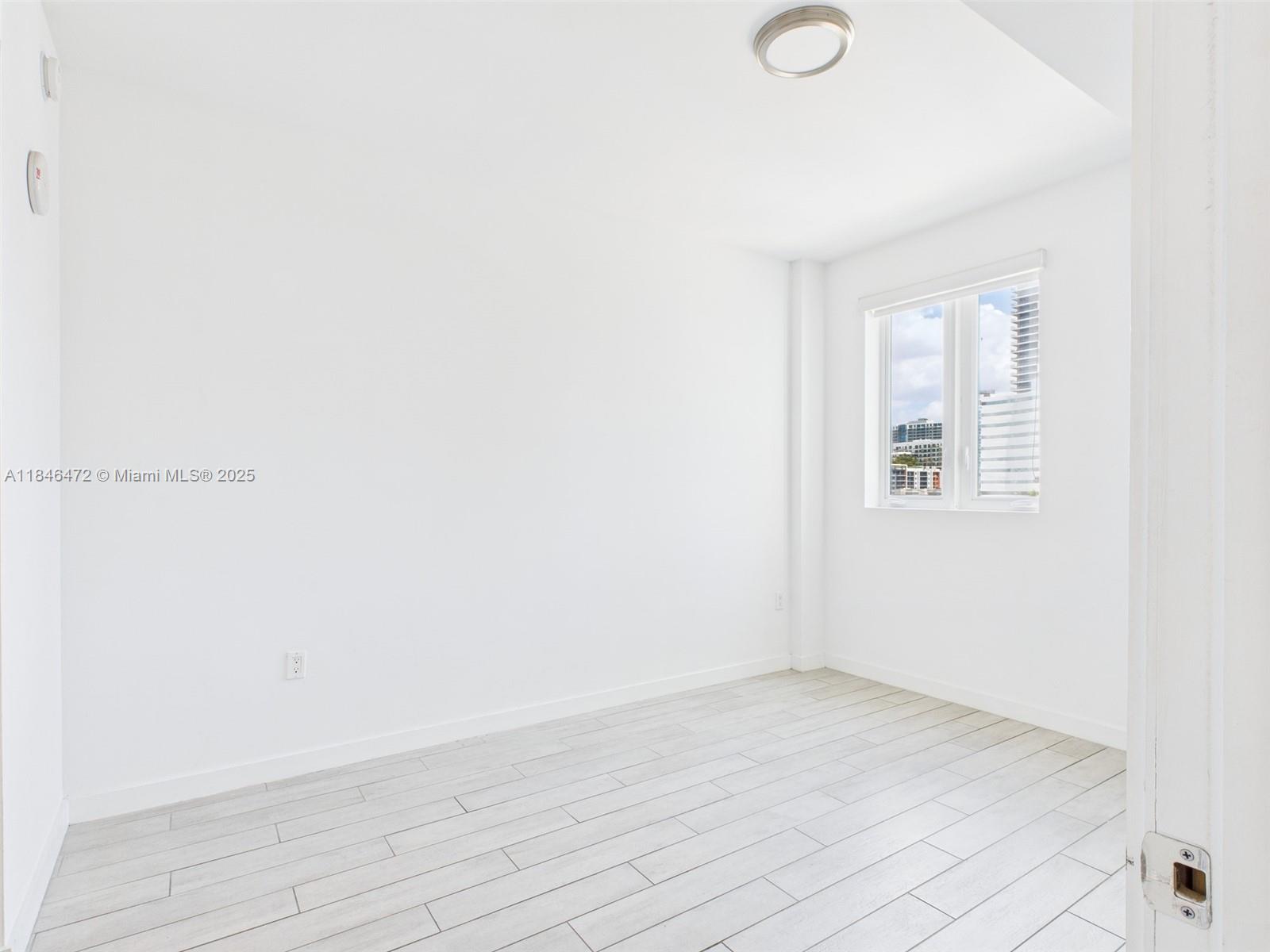 321 NE 26th St 605
