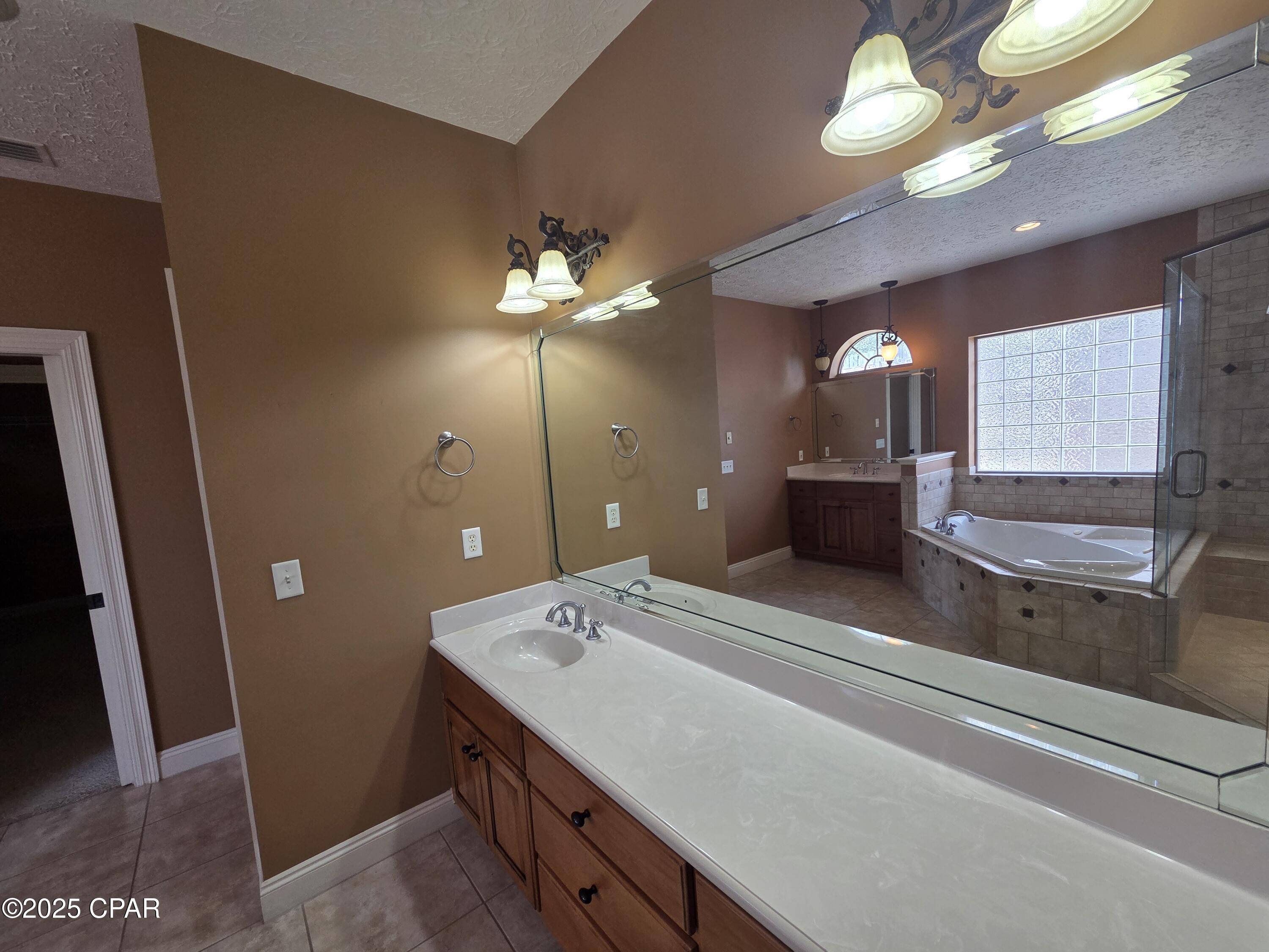 Image 18 For 3401 Hillcrest Drive