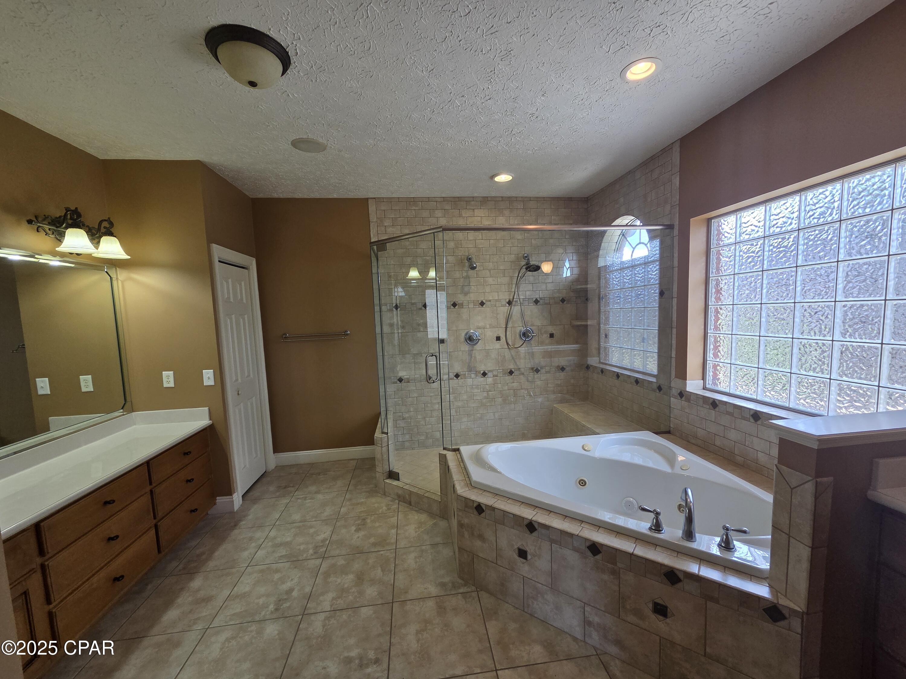Image 20 For 3401 Hillcrest Drive