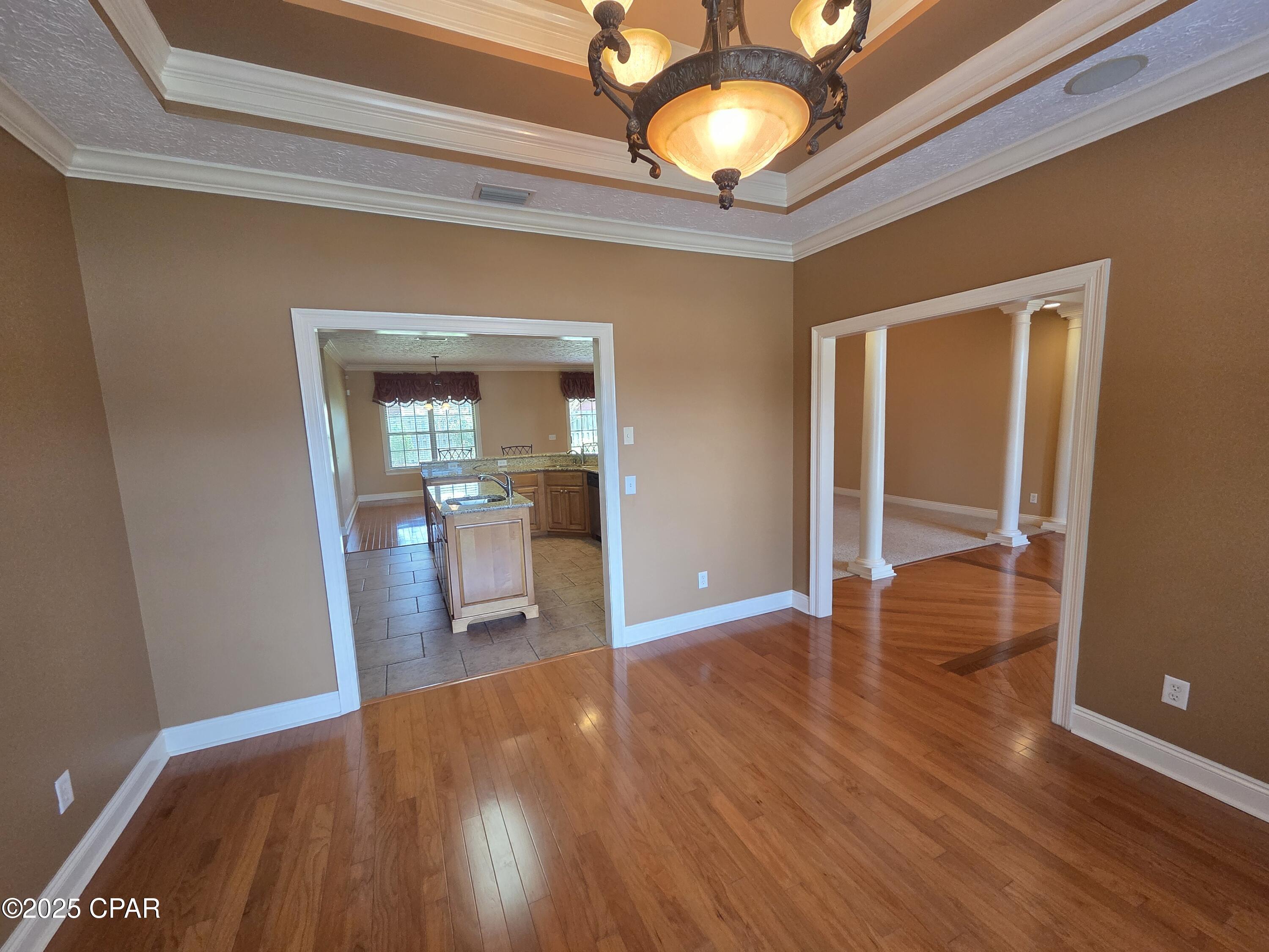 Image 7 For 3401 Hillcrest Drive