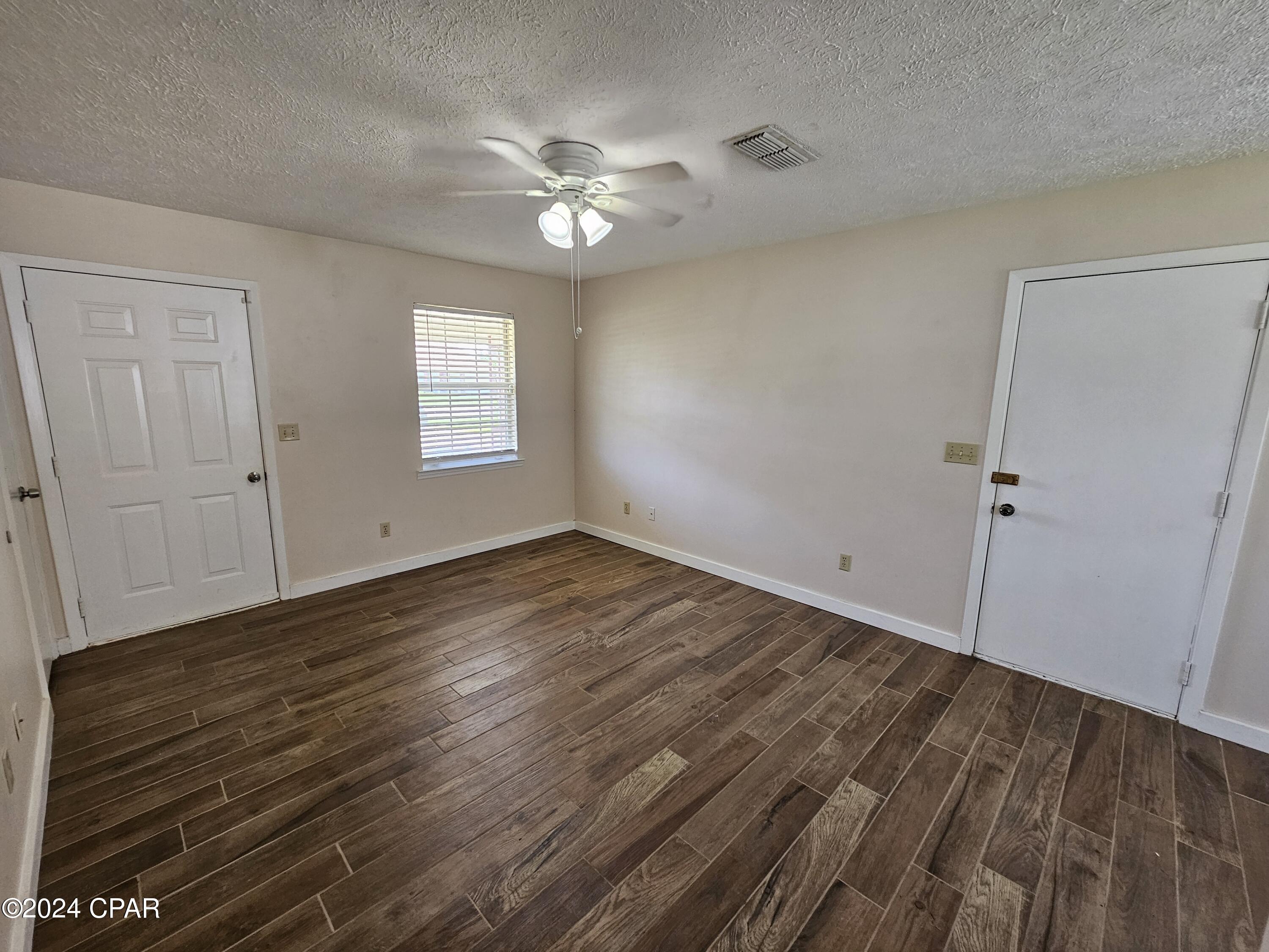 Image 6 For 1402 Delaware Avenue