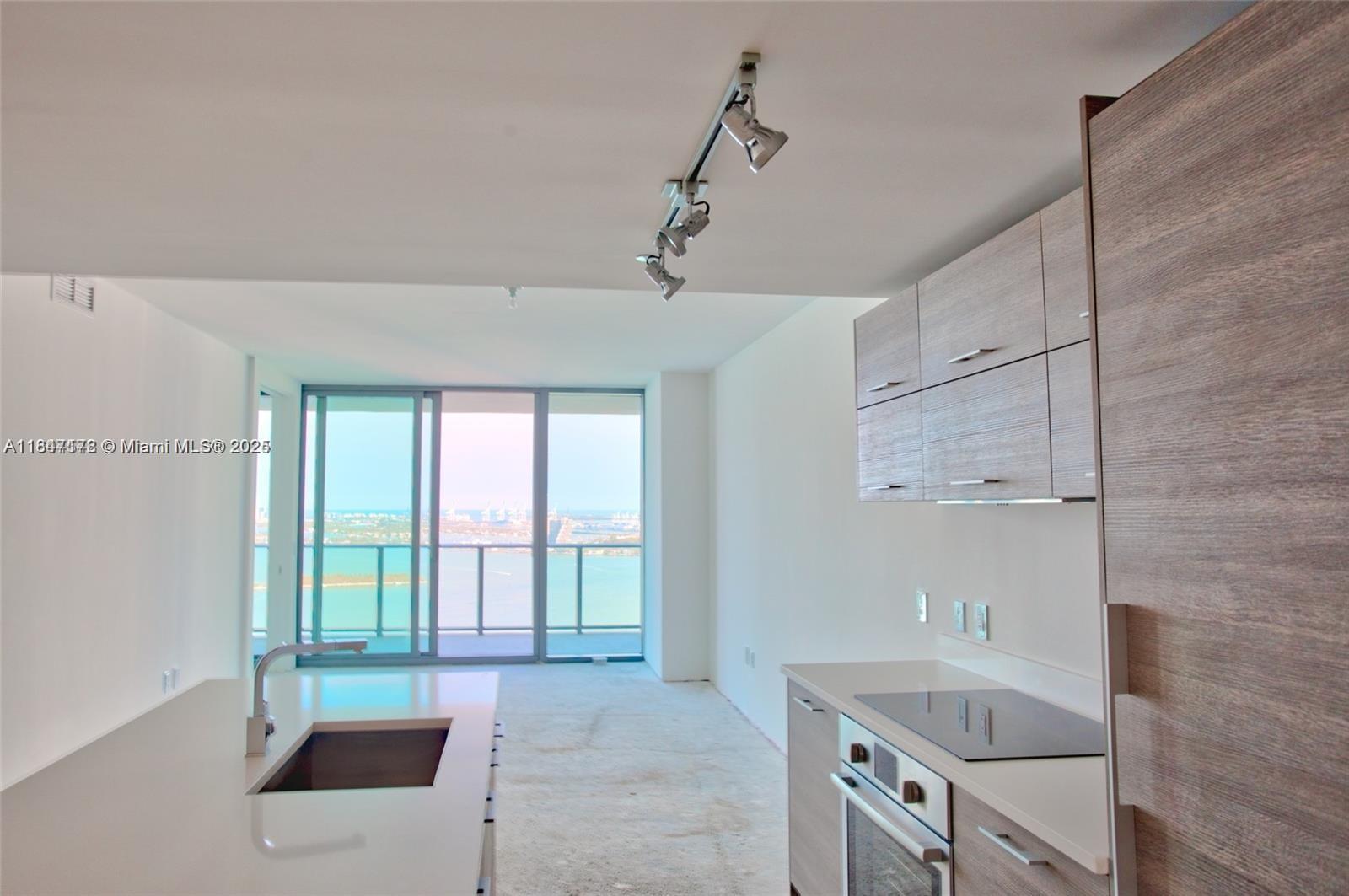 Apartamento para Alugar em Miami, FL