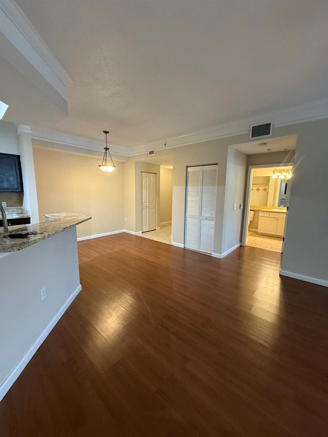 Image to showcase the property located at 1111 Myrtlewood Circle E 1111