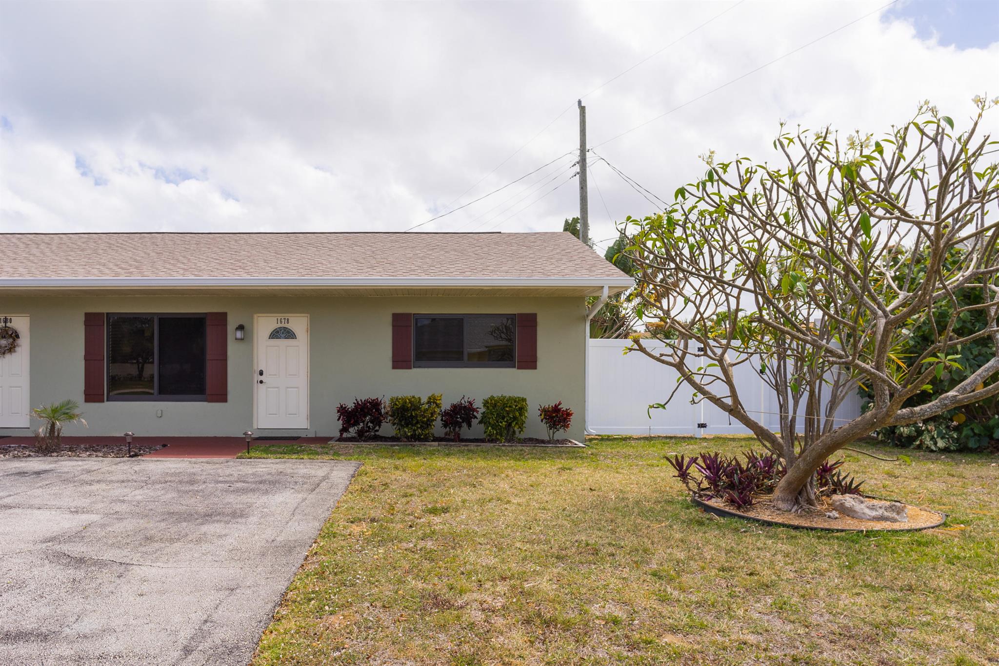 Image to showcase the property located at 1680 Park Street