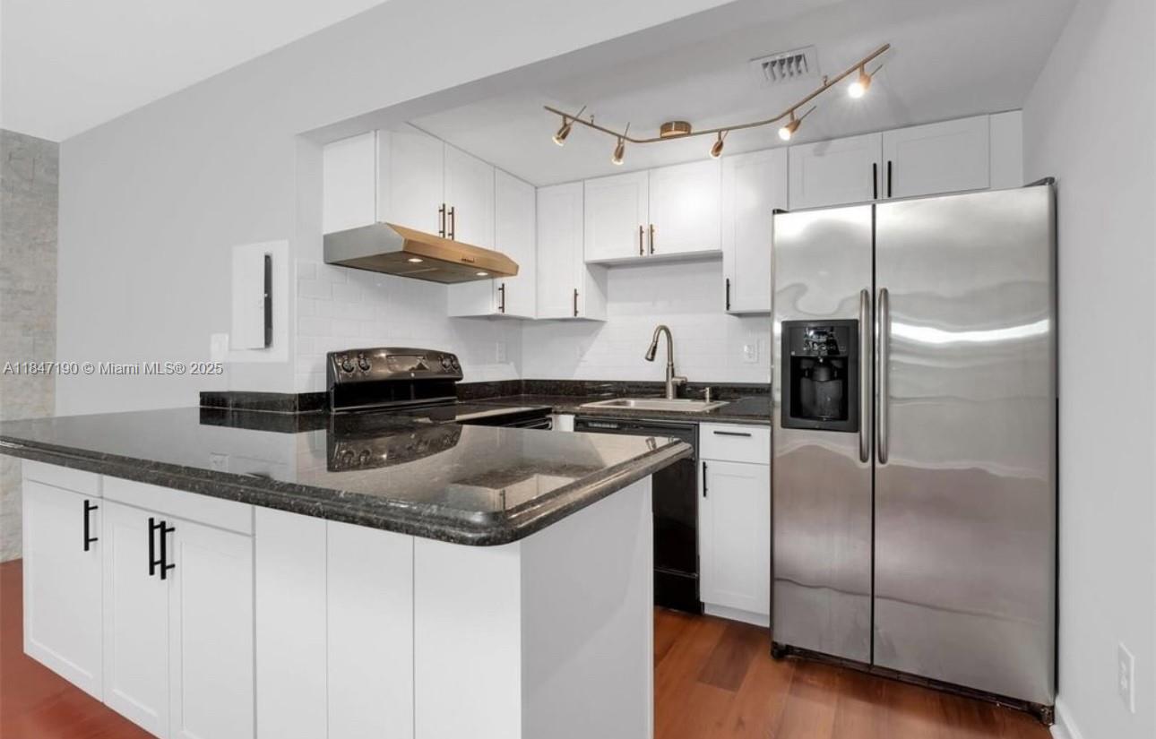 Property photo # 0
