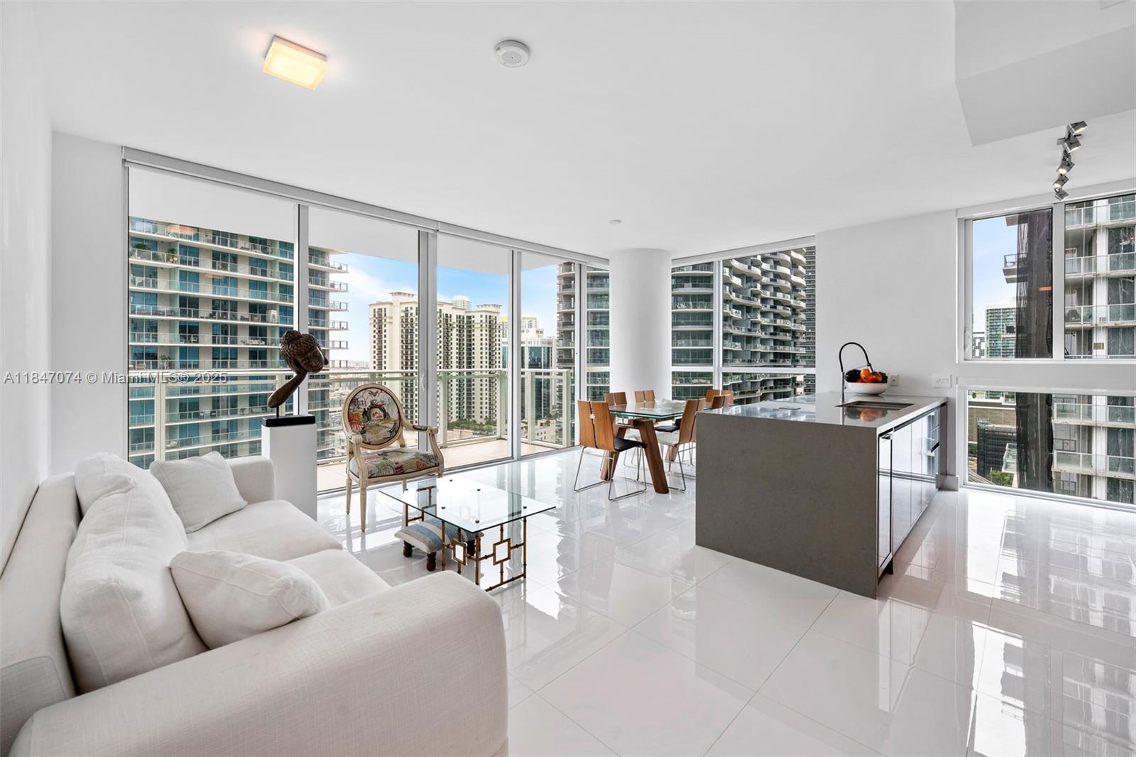 Apartamento para Alugar em Miami, FL