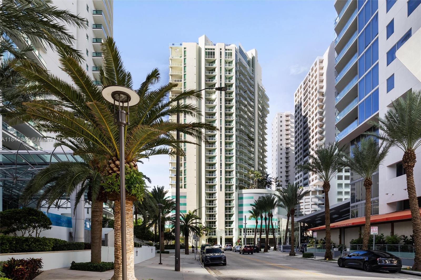 218 SE 14th St #1904, Miami FL 33131