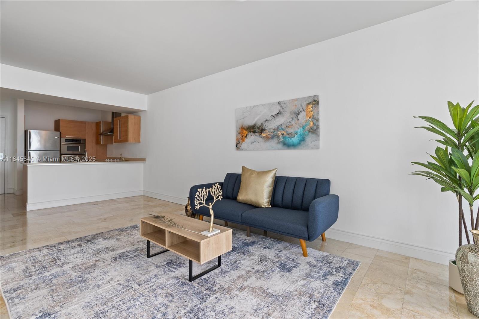 218 SE 14th St #1904, Miami FL 33131