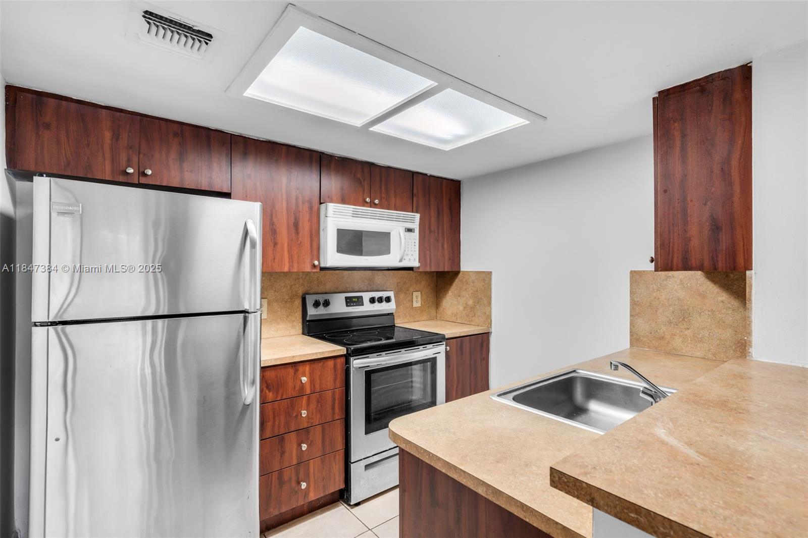 Property photo # 9