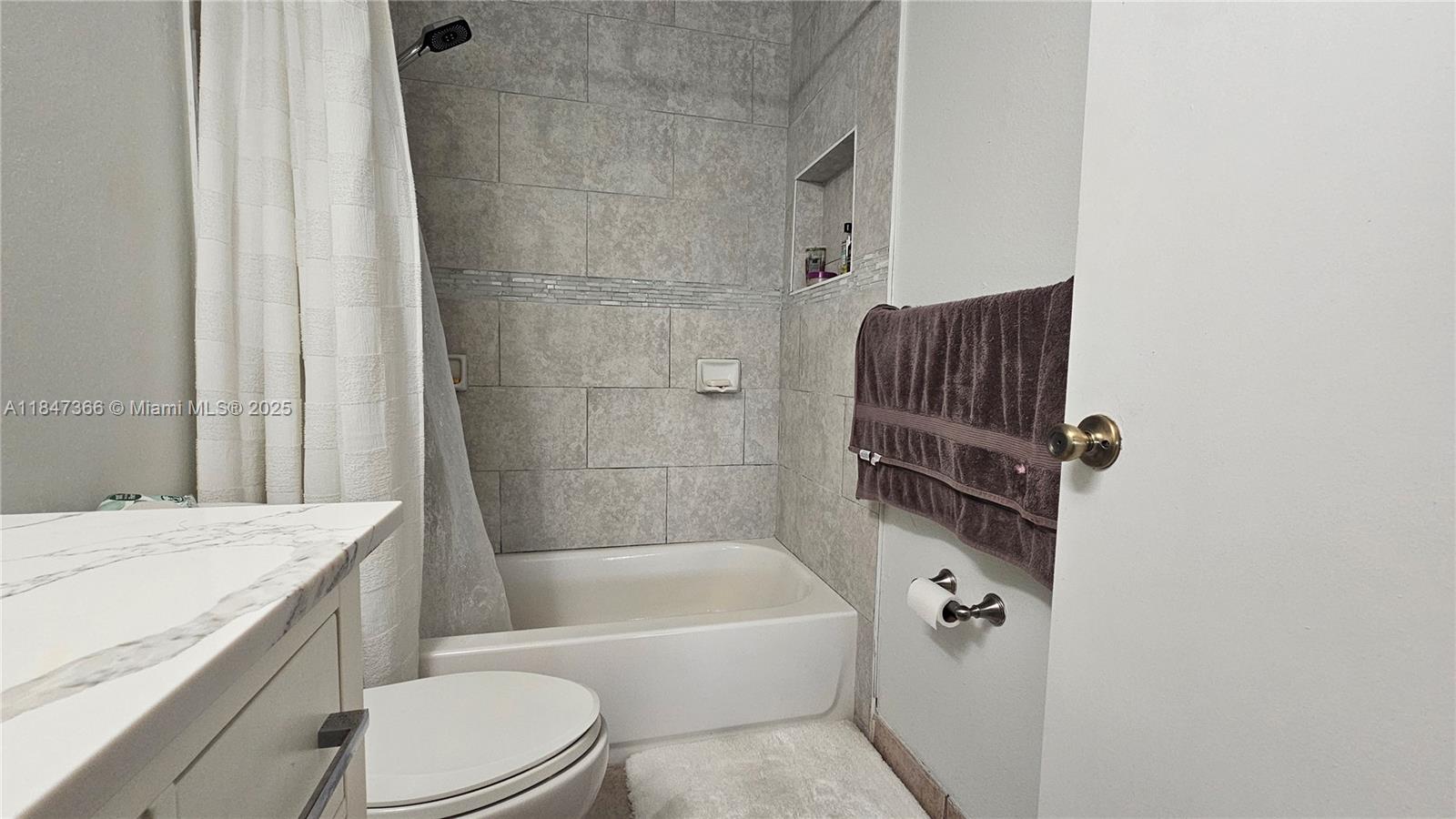 4092 NW 87th Ave 4092