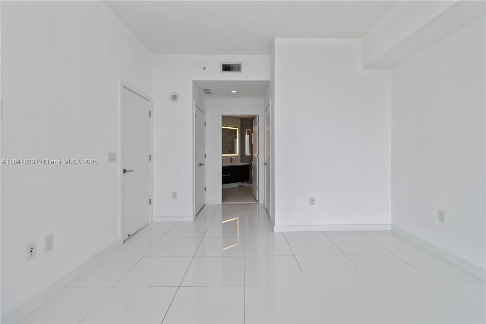 851 NE 1st Ave #4104, Miami FL 33132