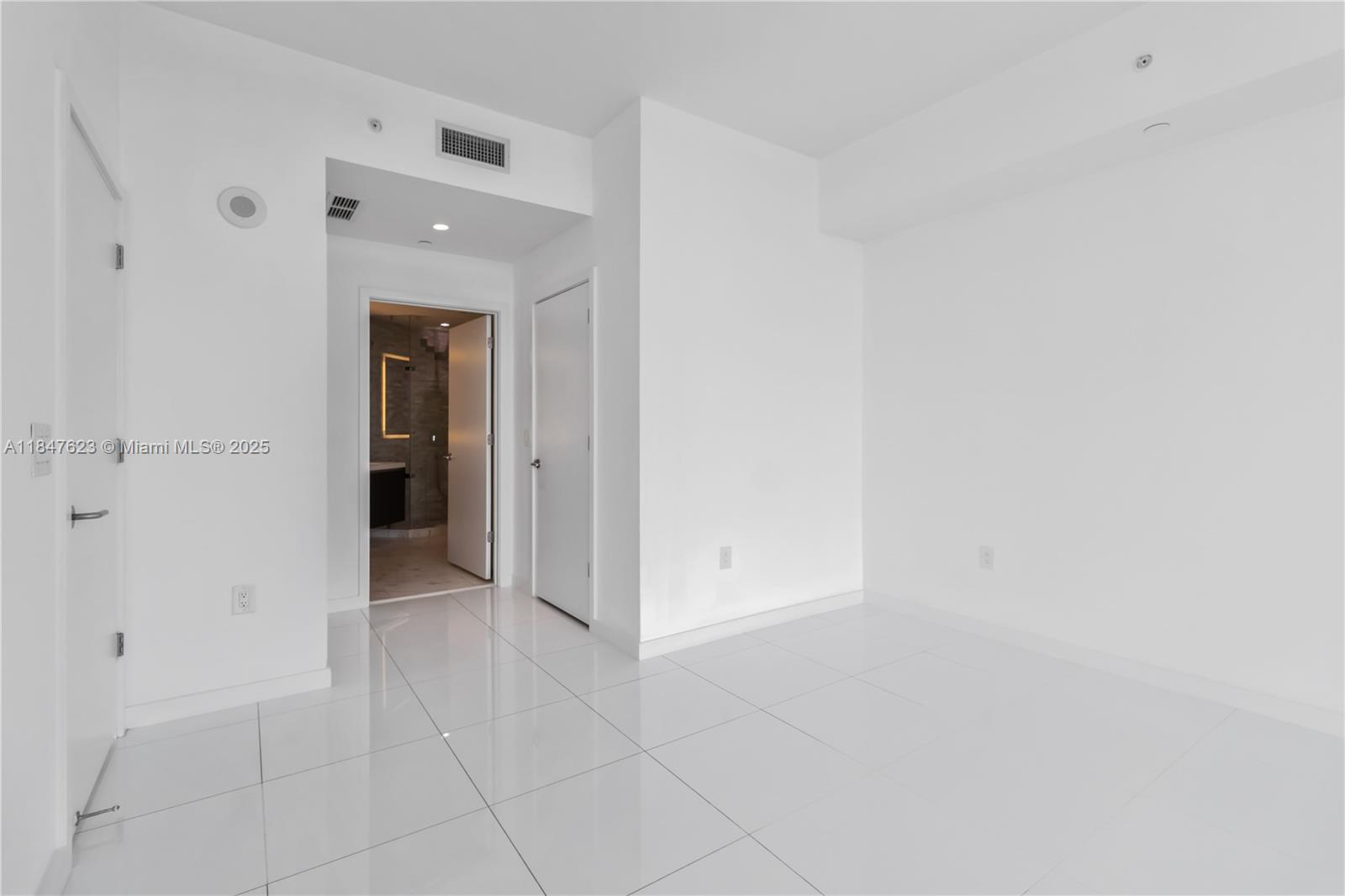 851 NE 1st Ave #4104, Miami FL 33132