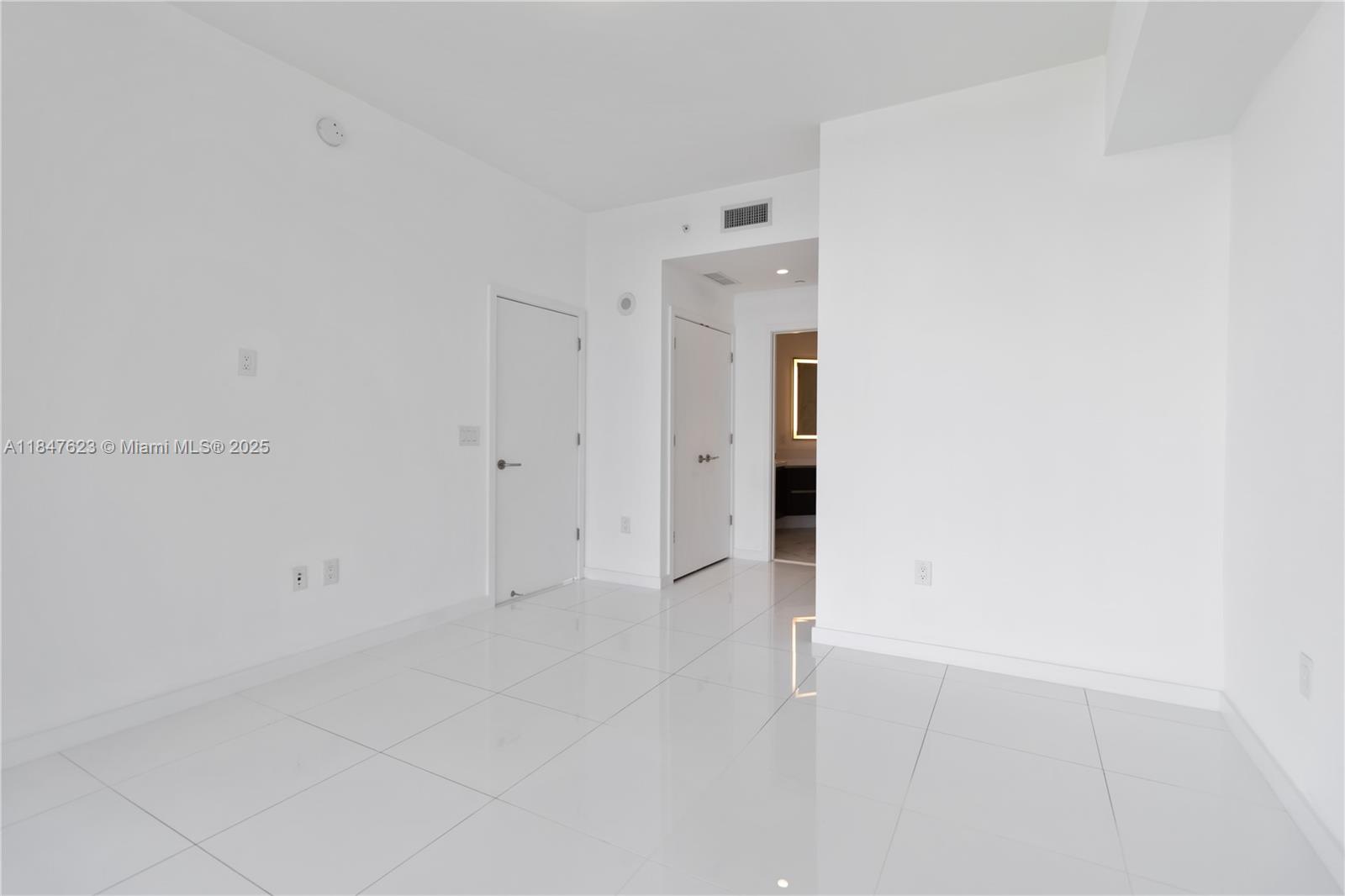 851 NE 1st Ave #4104, Miami FL 33132