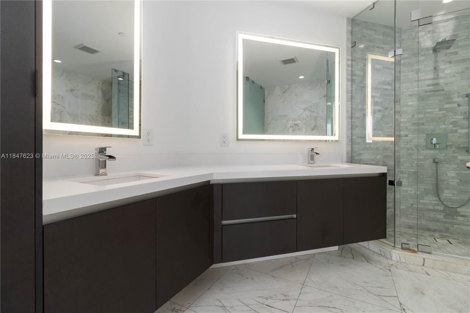 851 NE 1st Ave #4104, Miami FL 33132