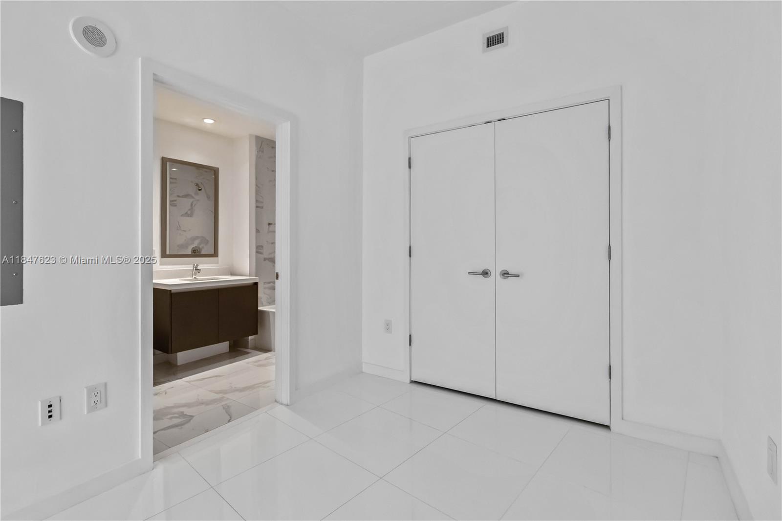 851 NE 1st Ave #4104, Miami FL 33132