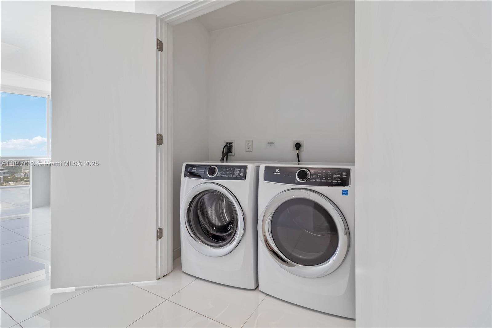 851 NE 1st Ave #4104, Miami FL 33132