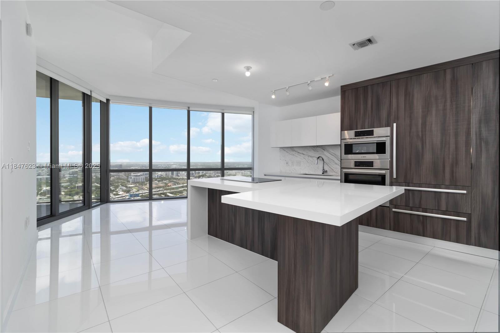 851 NE 1st Ave #4104, Miami FL 33132