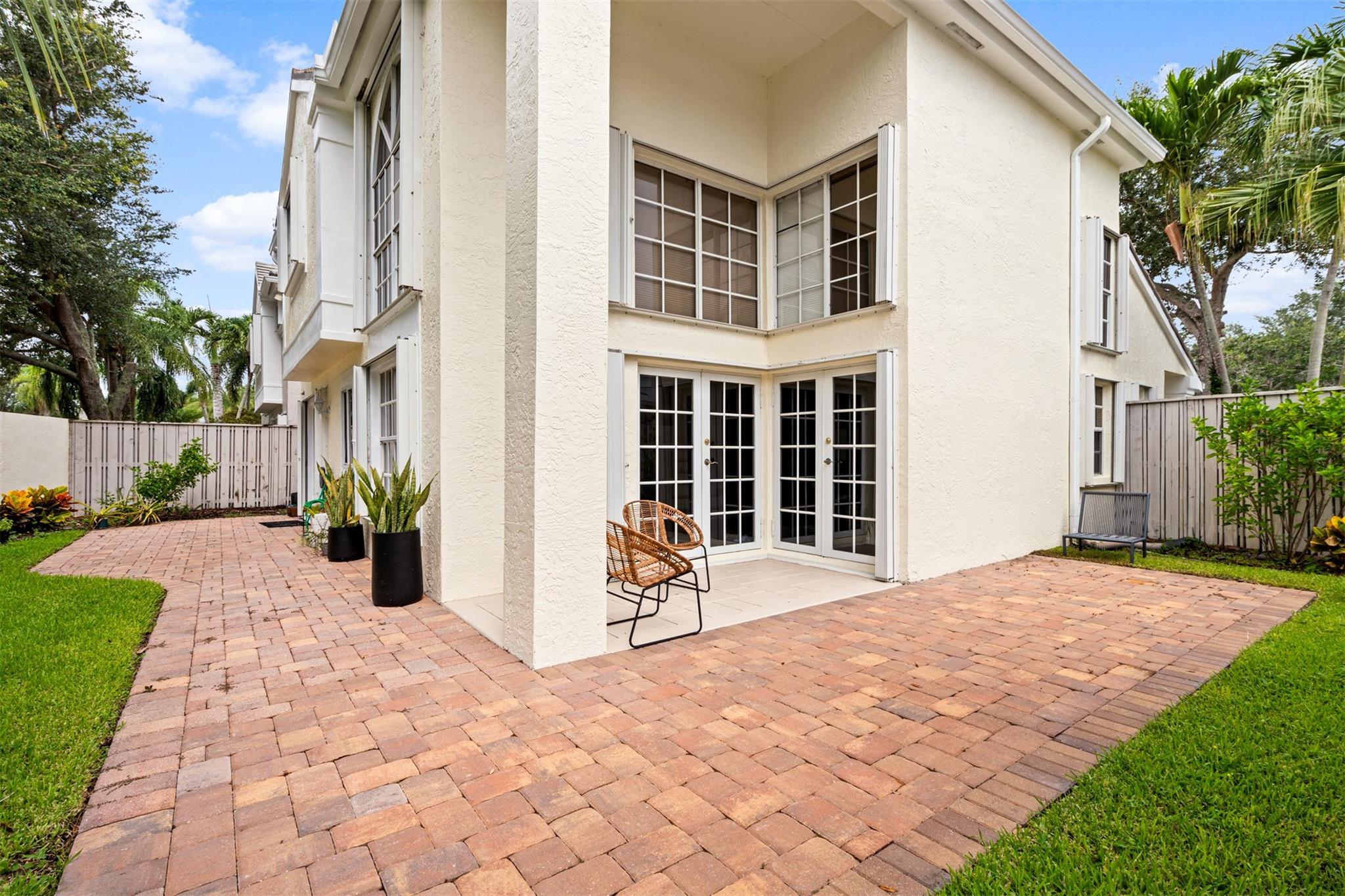 Image to showcase the property located at 8 Governors Ct