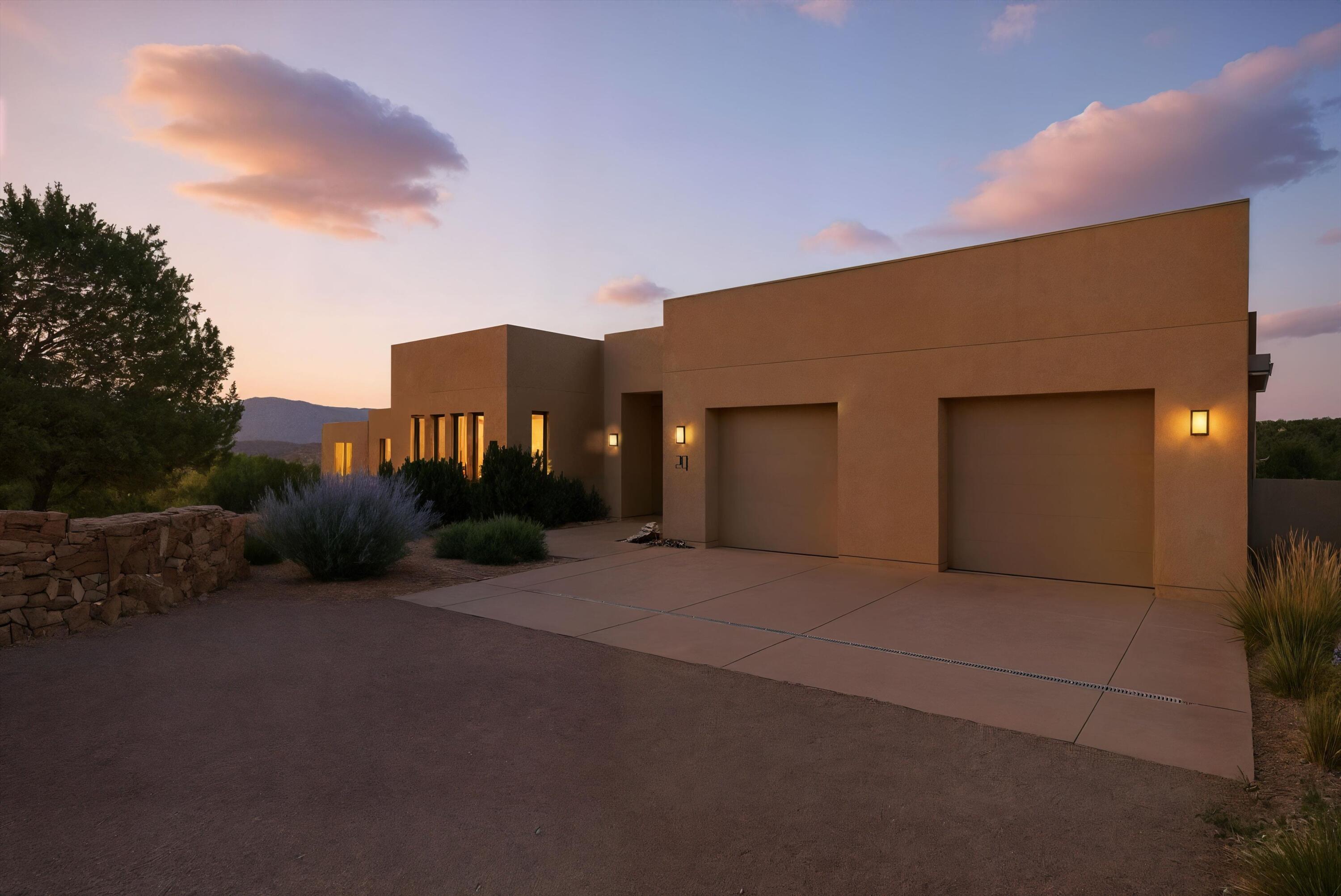 Spectacular Mountain & Golf course Views! This bright stunning home is situated in the privately gated golf fairway, on the 27 Green within the Paako Ridge subdivision. German porcelain tiles in all main living areas w marble baseboards! Two master suites! T&G ceilings. Gorgeous kitchen is open to great room & dining area & features large center Island. Bosch & Thermador appliances, wine chiller. Radiant in floor heating. Navien on demand hot water heating w hot water circulation loop. High end gallery lighting by Tech lighting throughout house. All halogen ceiling lights. No 6 inch cans here. All lighting is on Lutron Dimmers and timers. Custom designed 8' high doors. Pella designer windows w integral metal shades. Kinetico water softener. Extra large garage. Views! Make this your home!!