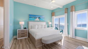 Listing photo id 25 for 13651 Front Beach Road