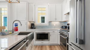 Listing photo id 8 for 13651 Front Beach Road