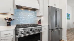 Listing photo id 9 for 13651 Front Beach Road