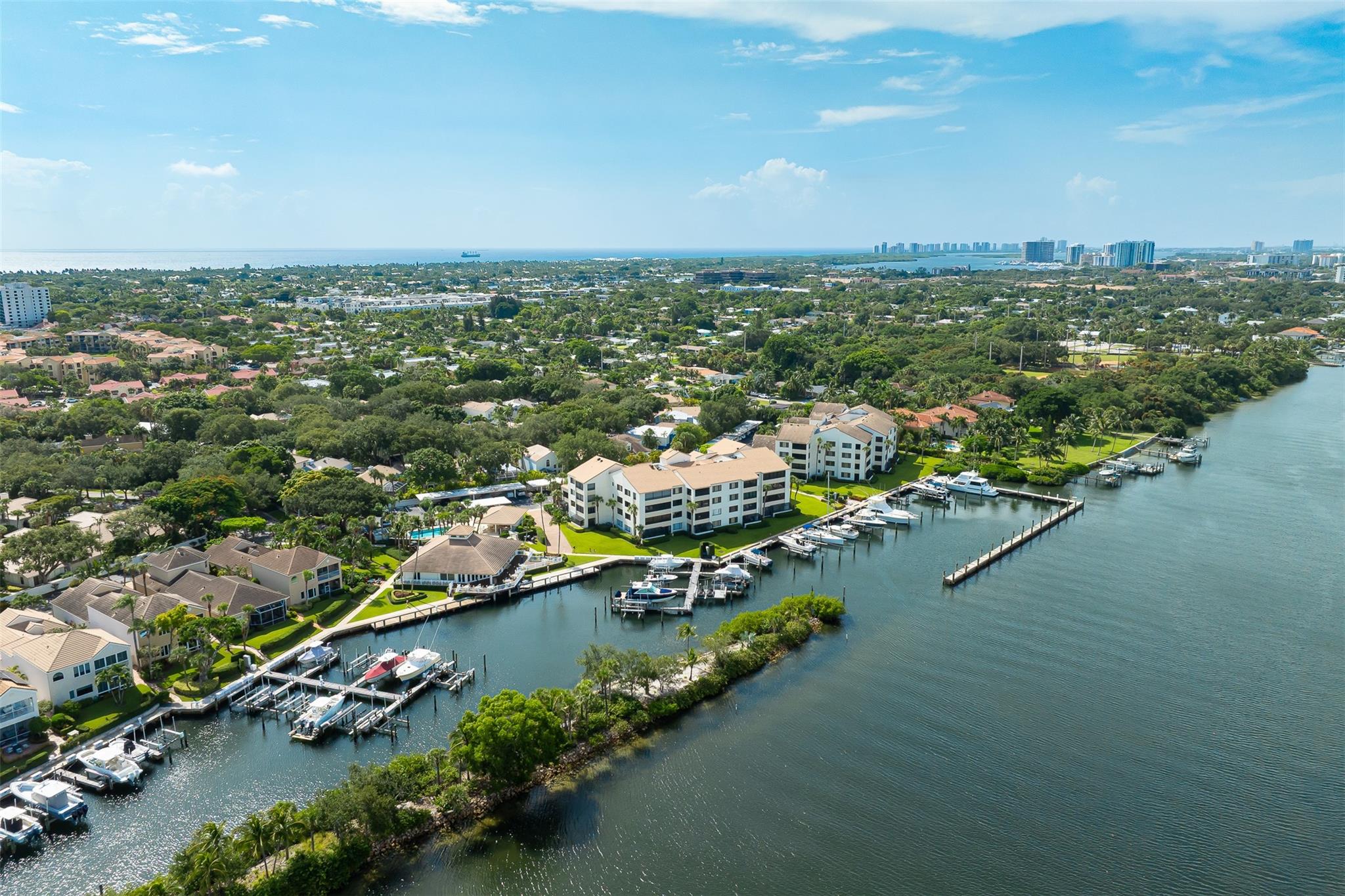 Image to showcase the property located at 827 Oak Harbour Drive 827