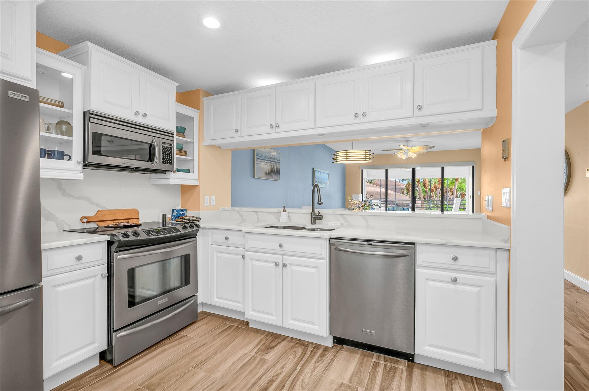 Image to showcase the property located at 827 Oak Harbour Drive 827