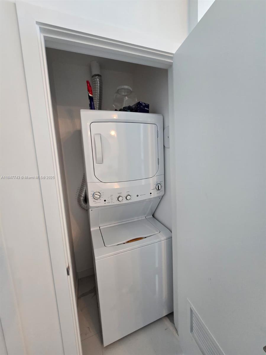 480 NE 31st St #4003, Miami FL 33137